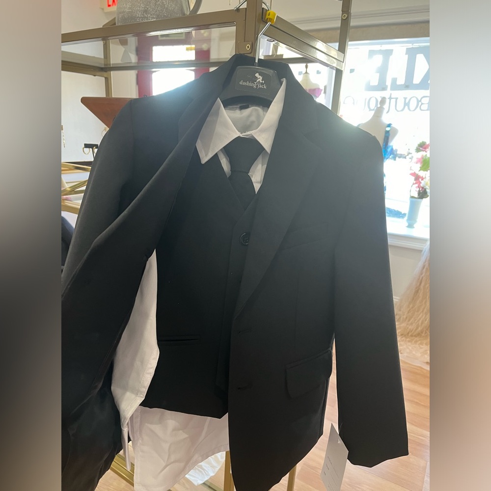Boys suit size 8